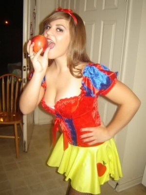 Snow White: Apple of my Eye