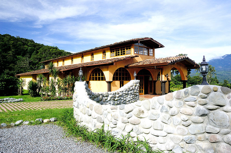 Los Establos is a luxury boutique hotel in Boquete, offers spacious suites, magnificent views and luxurious hotel amenities with special Panama bed and breakfast to suit even the most discerning traveler. 