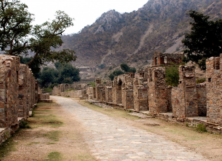 Locals will not go anywhere near the village of Bhangarh, India. Some tourists will venture that way during the day, but are not allowed at night. Legend has it that a magician cursed the place all the way back in the 16th century and it has been haunted ever since.