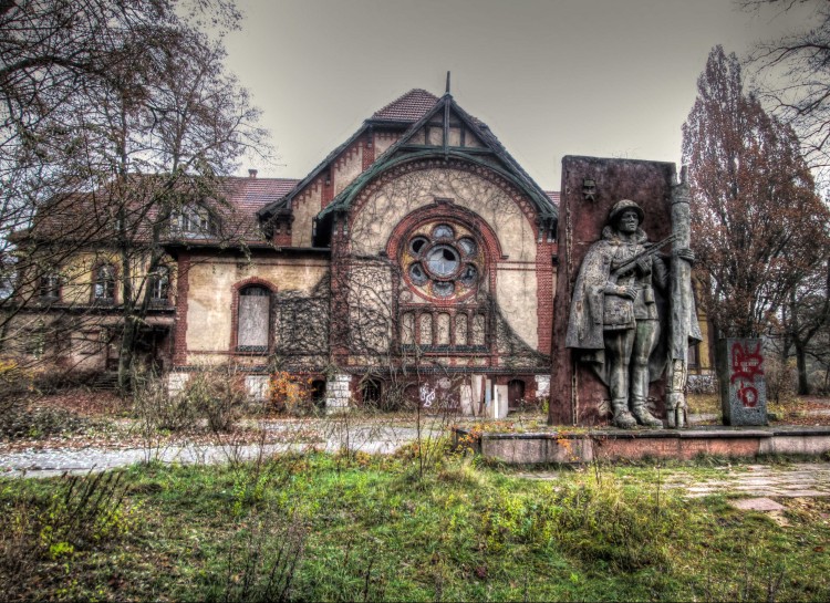 The Beelitz Heilstatten Military Hospital was used as a sanatorium during both World Wars.