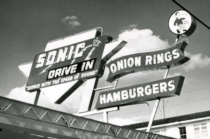 Shawnee, Oklahoma. Following World War II, Sonic founder Troy N. Smith Sr. returned to his hometown of Seminole, OK, where he became employed as a milkman. He decided to work delivering bread because bread was not as heavy as milk. Soon afterwards, Smith purchased the Cottage Cafe, a little diner in Shawnee, Oklahoma.