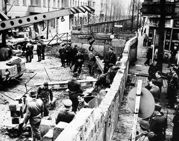 Construction of the Berlin Wall in 1961