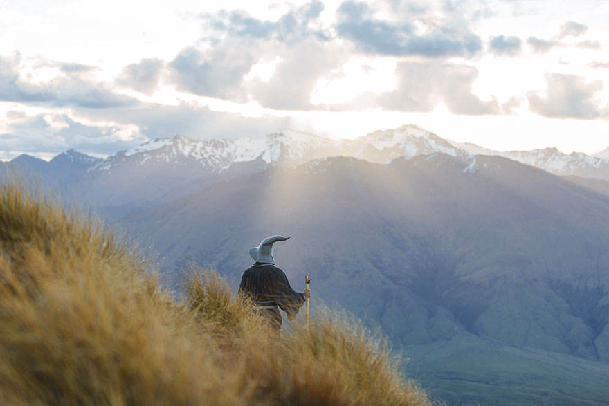 Photographer Travels Across New Zealand With Gandalf Costume, And His Photos Are Epic