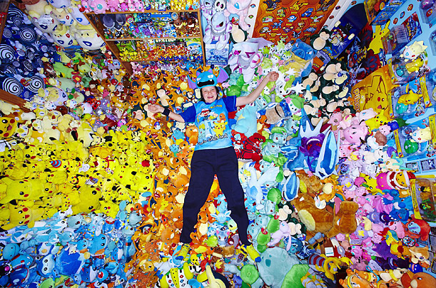 Featured in the Guinness World Records 2010 Gamer's Edition, Lisa Courtney's Pokemon memorabilia collection includes 12,113 items.