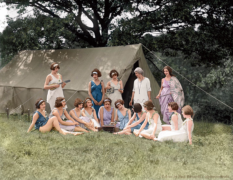 Historic Black and White Pictures Restored in Color