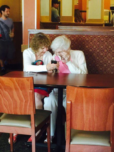 19 People Who Have No Idea How To Use Technology