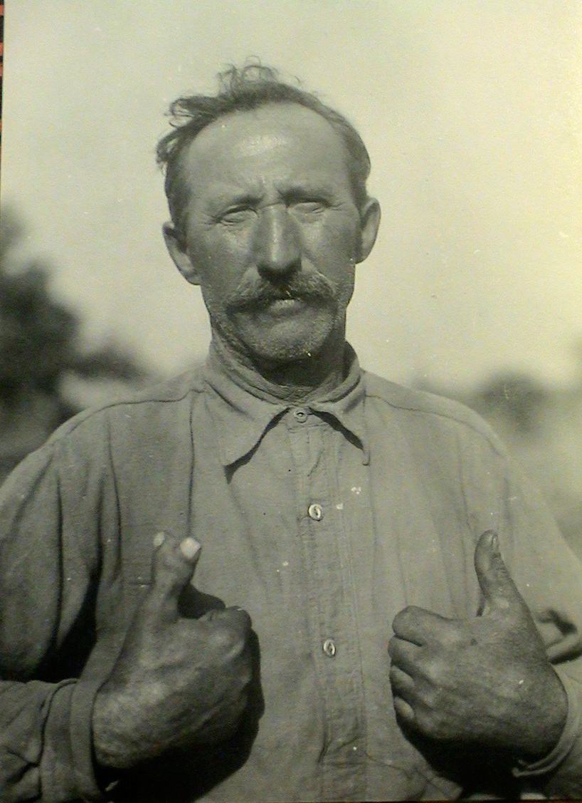 The 3 thumbs up in the 1920s.