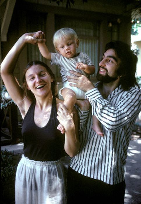 Baby Leonardo DiCaprio with his mom and dad (1976)