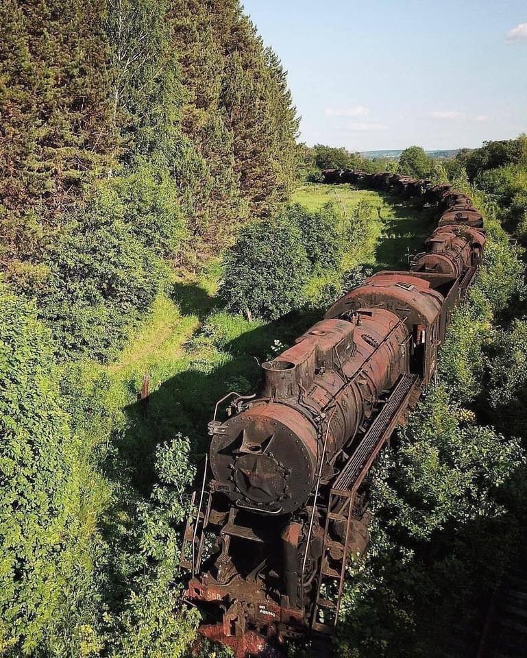 abandoned train in russia - Twsp Sov Tur