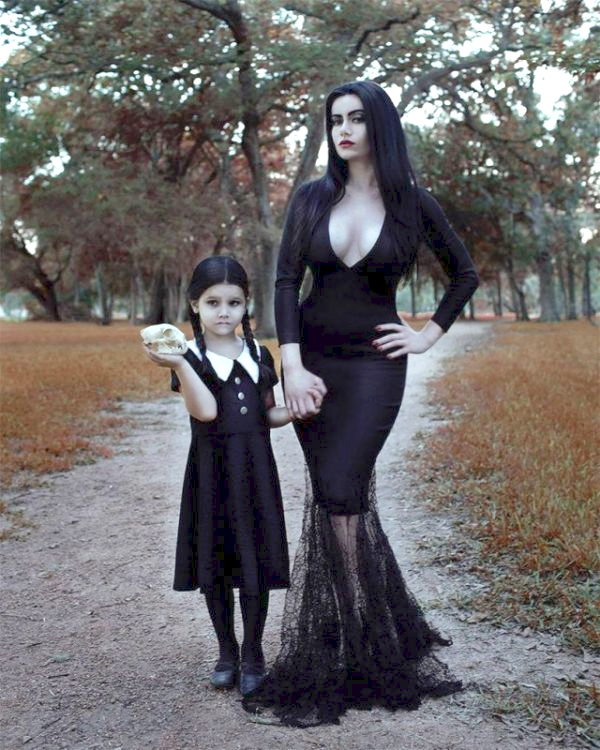 morticia addams family halloween costume