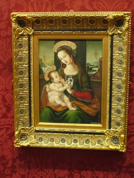 Even baby Jesus had an Ipod
