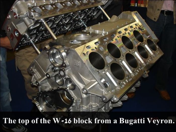 w16 motor bugatti - The top of the W16 block from a Bugatti Veyron.
