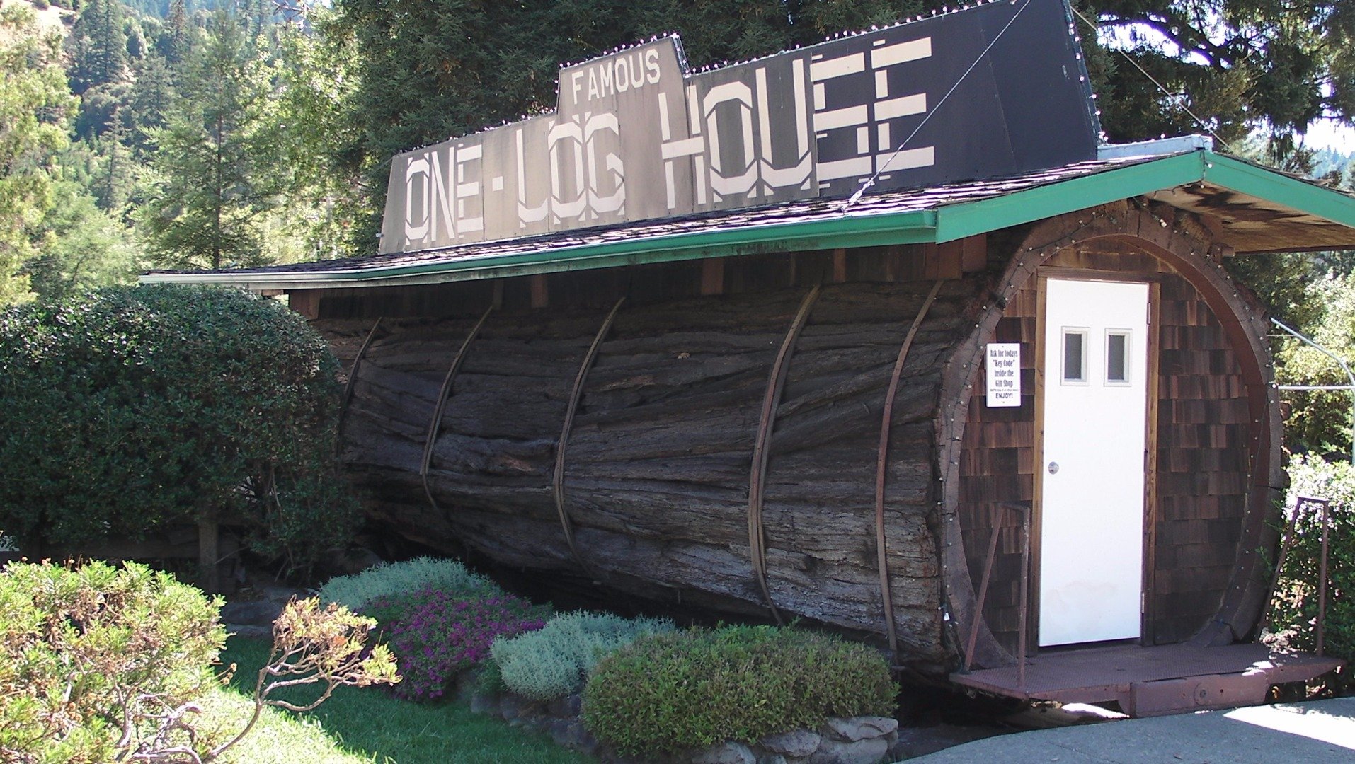 The One Log House (Garberville, CA)