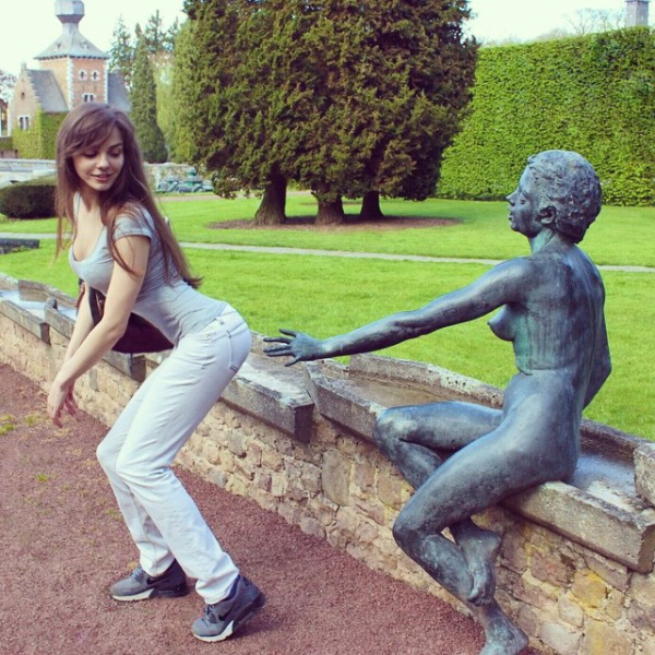 24 People Using Statues For Their Strange Fantasies