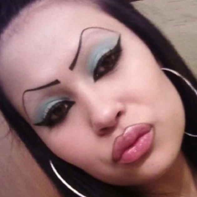 34 Eyebrow Disasters That Might Make You Spit Out Your Drink