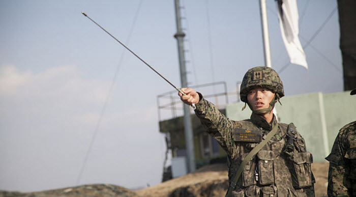 9. South Korea: 655,000 active personnel.