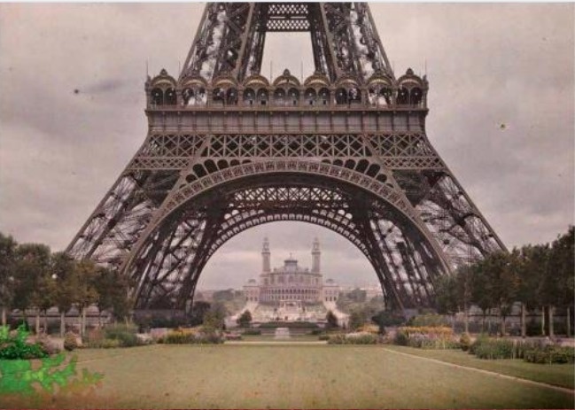 Trocadero and the Eiffel Tower in 1912.