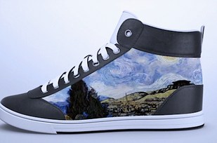 Shoes that display an image you can change with a smartphone.