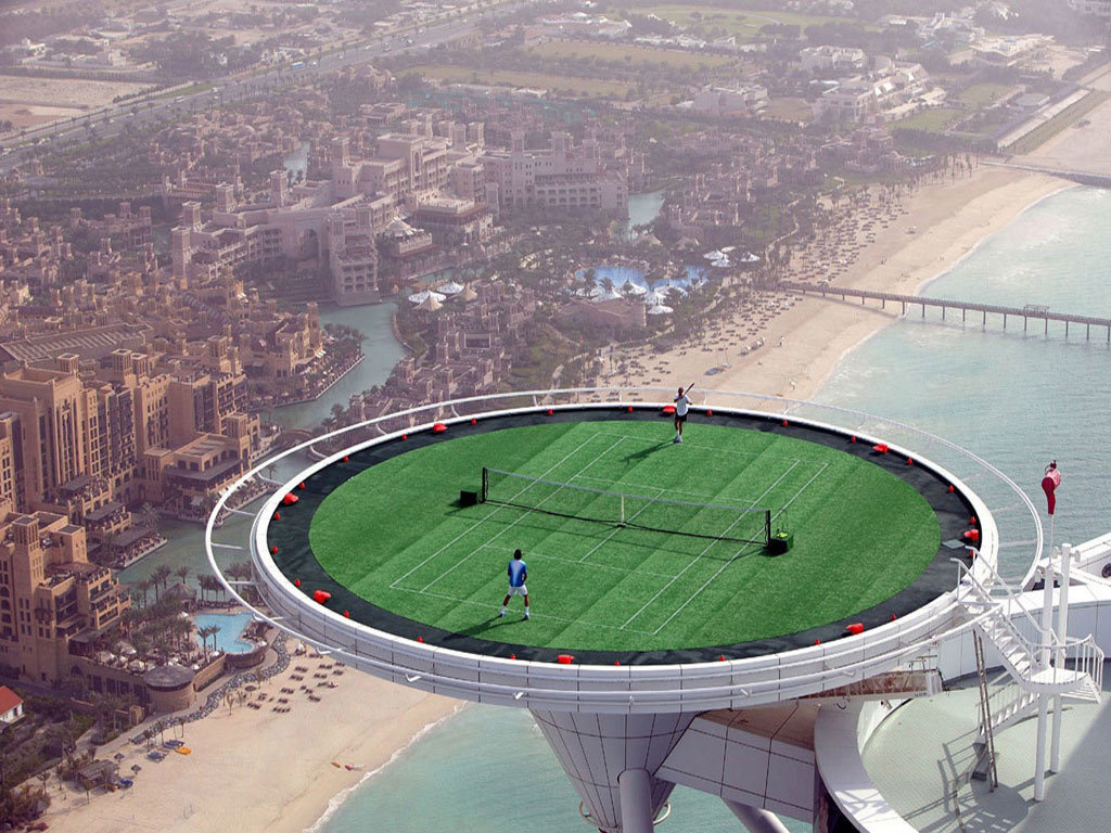 Dubai: tennis court with a view.