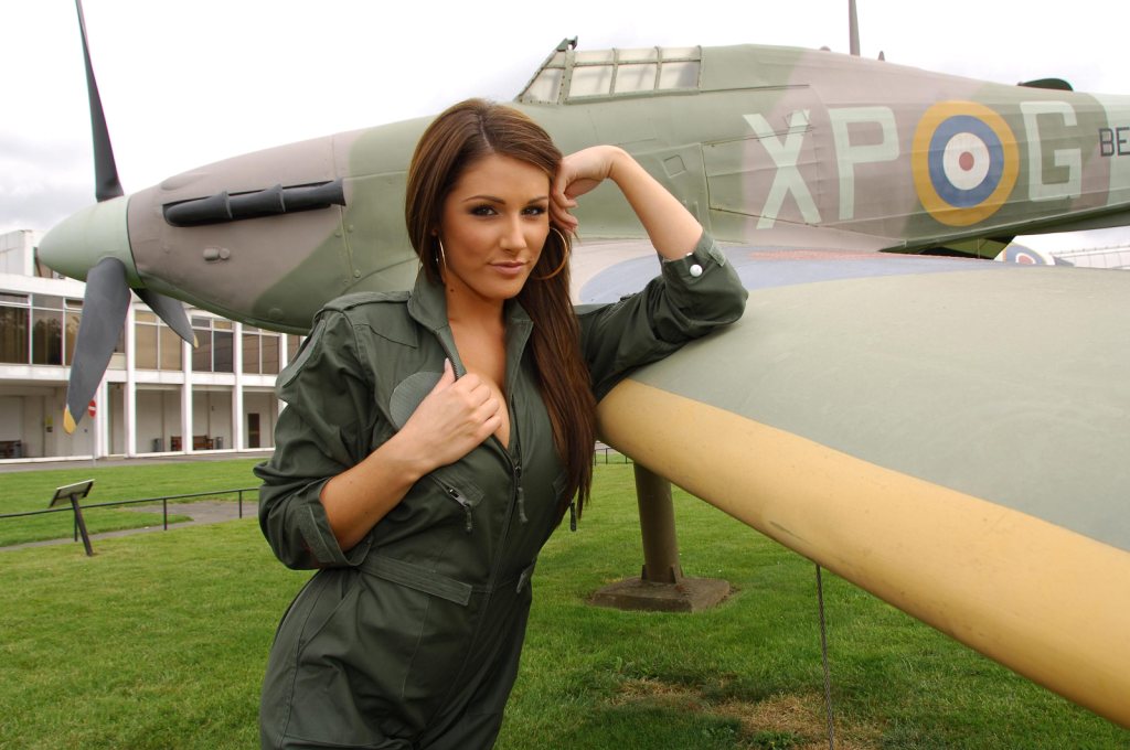 sexy female fighter pilot - Cb.