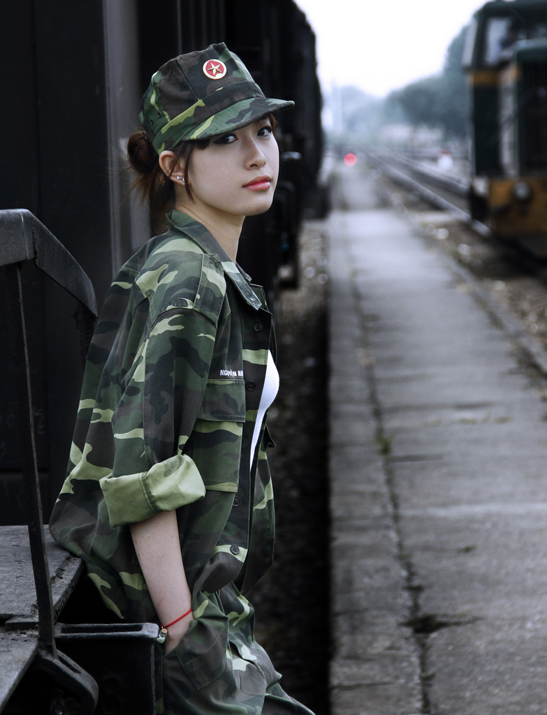 girls in army