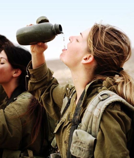 36 Badass Military Girls That Will Make You Want Women Register For The Draft