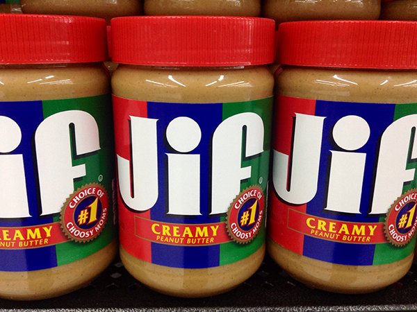 Start a peanut butter company named Gif, wait for the inevitable lawsuit, let a court of law decide the pronunciation once and for all.