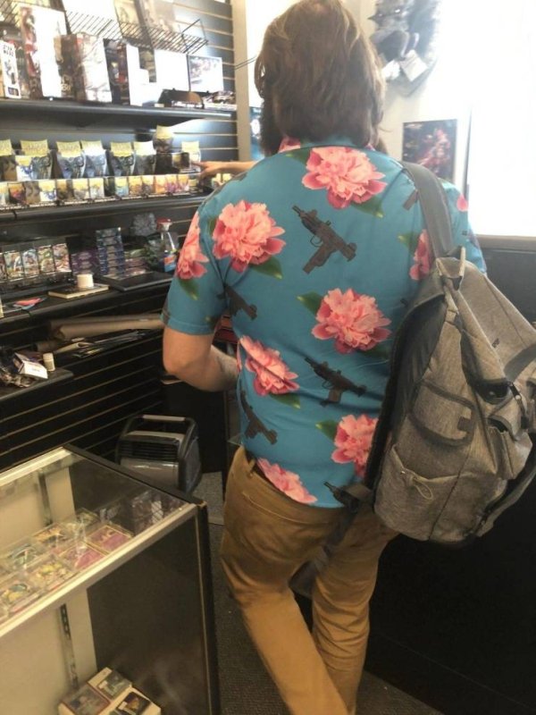 uzi and flowers shirt - Le