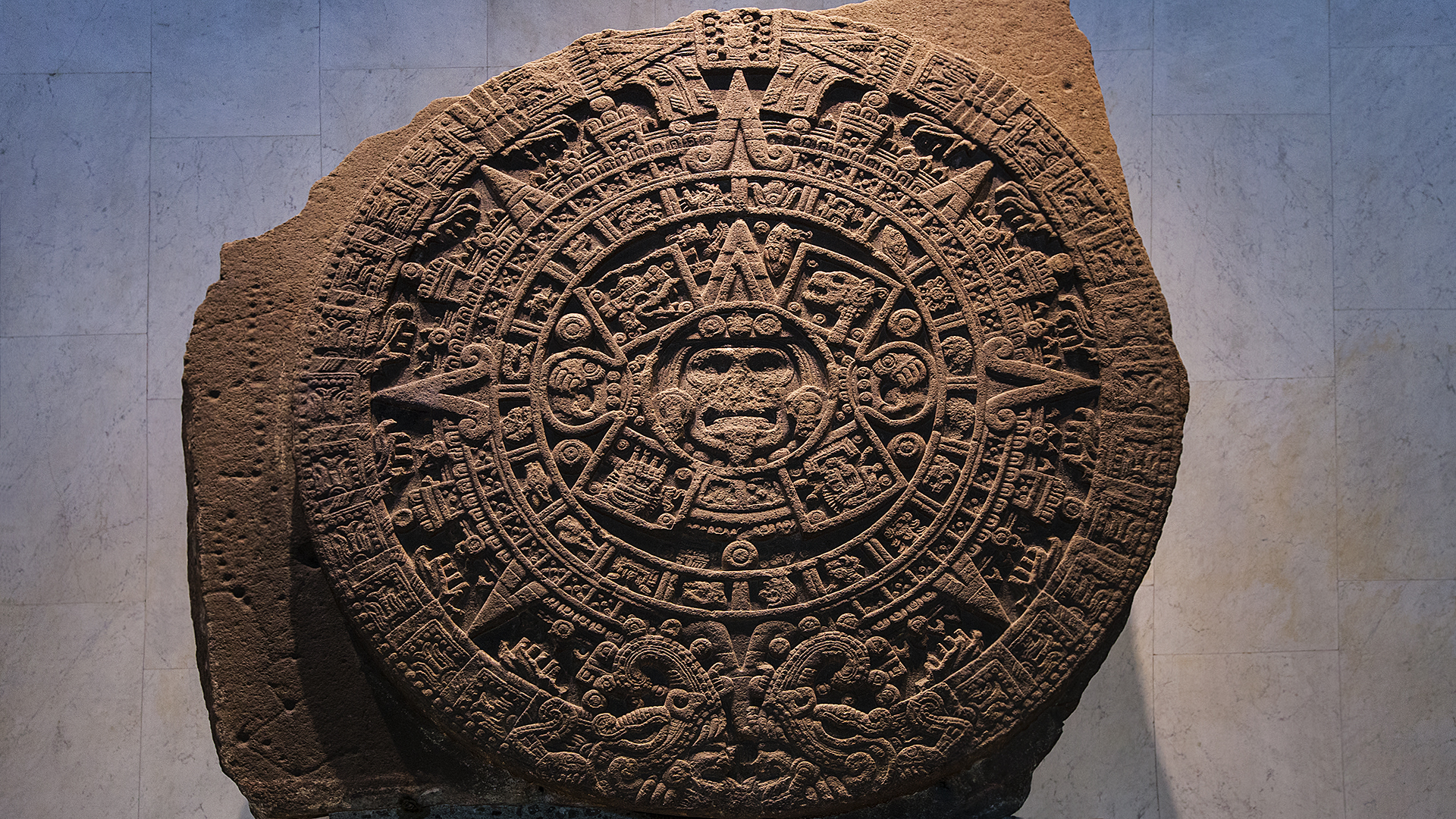 Aztec Stone of the Sun - the exact purpose and meaning of the stone is unclear 14th-16th century