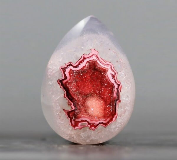 amazing minerals and crystals - quartz geode beautiful