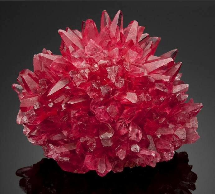 24 Rocks, Crystals, And Minerals That Will Blow You Mind