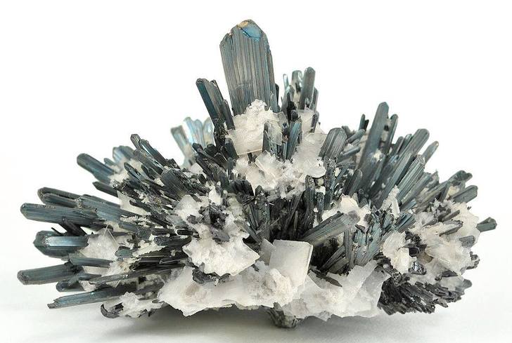 24 Rocks, Crystals, And Minerals That Will Blow You Mind
