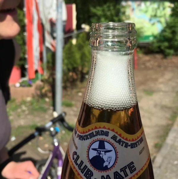 oddly satisfying club mate - Naat