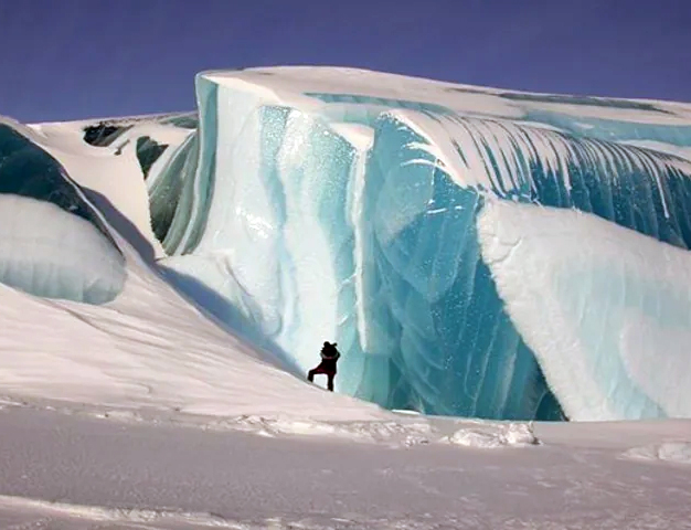 fascinating photos - lake michigan frozen