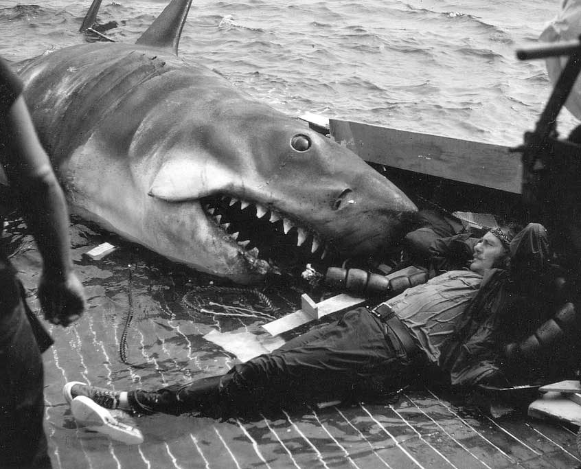 Robert Shaw chilling with robotic shark in JAWS