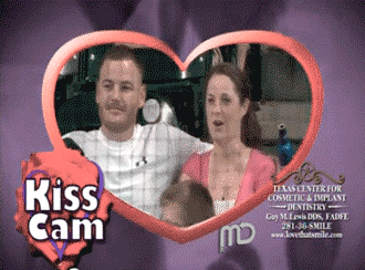 20 GIFs of the funniest Kiss Cams