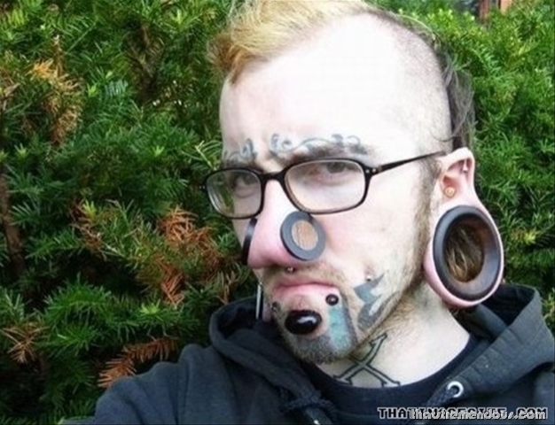 Bad Piercings and body mods!!