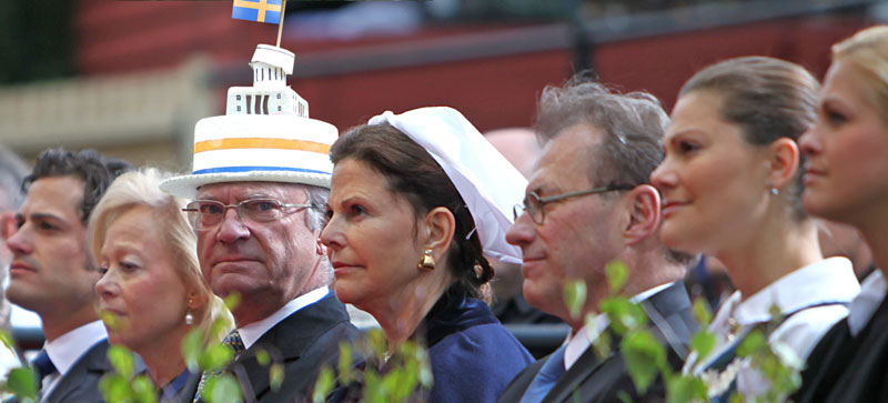 The swedish king is so stupid.