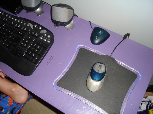 Cordless Mouse but Corded Mousepad.