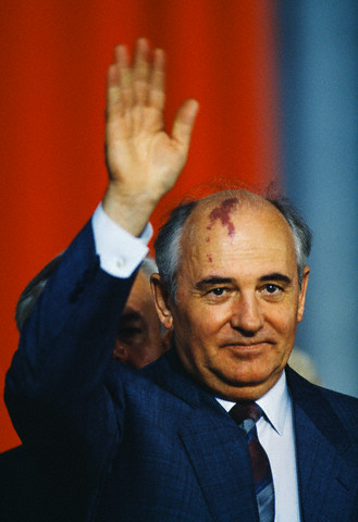 mikhail gorbachev 1980s