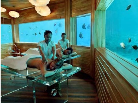 Underwater Dining and Lodging