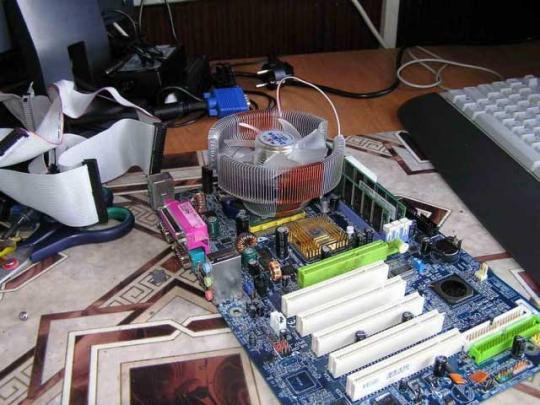 Moron has installed a CPU cooler