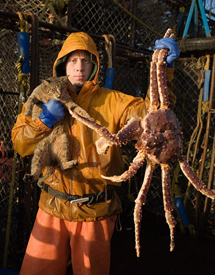 this guy caught an enormous crab its kinda cool