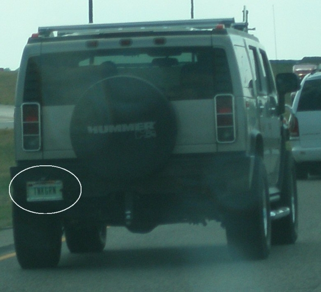 The owner of this Hummer decided to have a vanity plate that reads THKGRN.