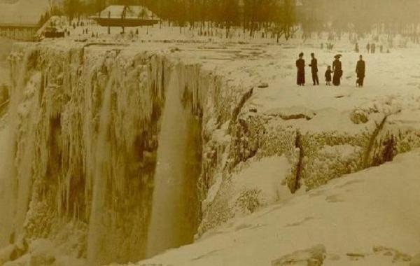 The water of niagra falls frozen a long time ago.