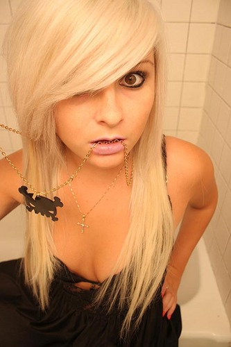 I'd sure as hell give mine to this emo chick