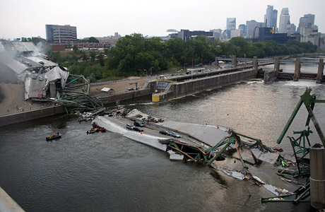 Minneapolis Bridge Collapse-9 deaths