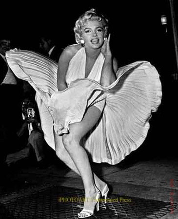 Marilyn Monroe, 36, drug overdose