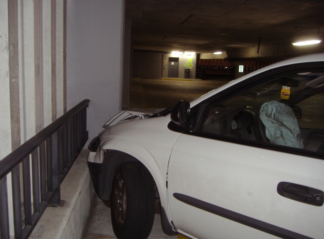 A drunk idiot in FL lost control and crashed into a wall of an Orlando parking garage.