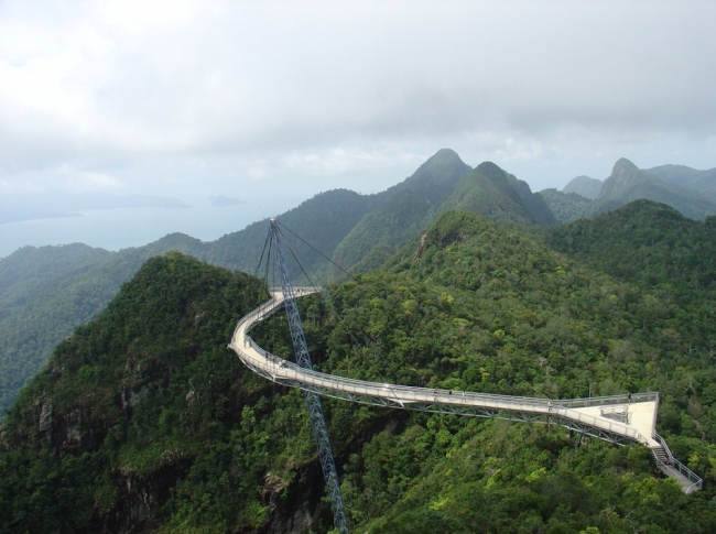 Amazing sky bridge.